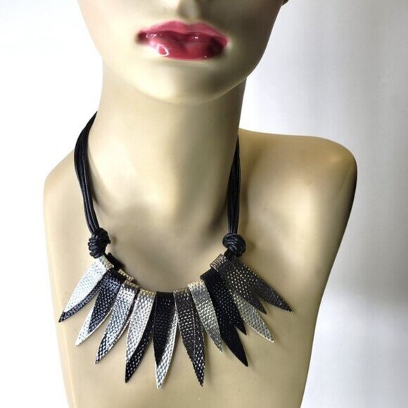 Spiked Silver and Black Pendant Bib Necklace Statement black silver Choker - Picture 1 of 10